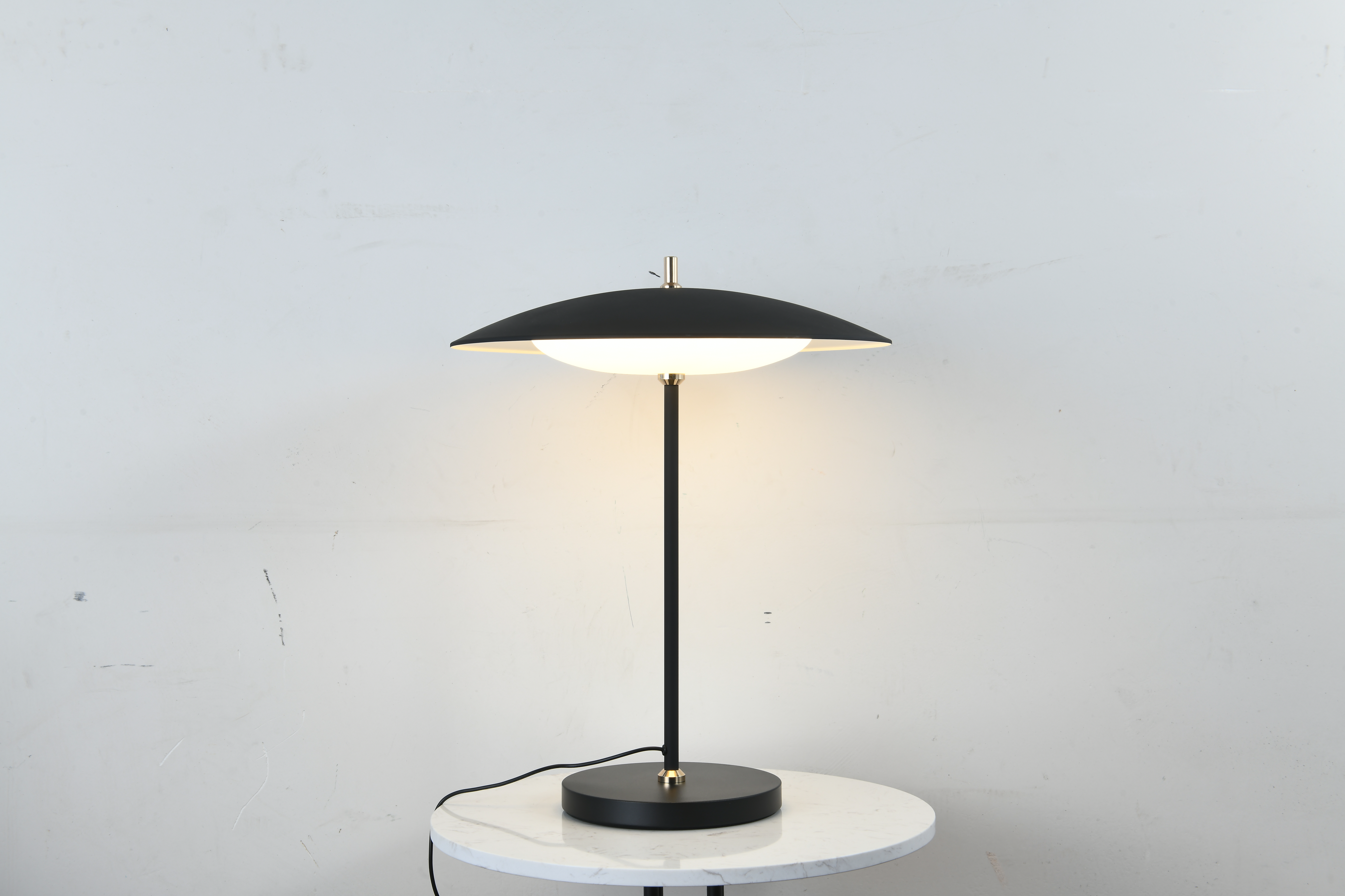 MASA LAMBASI 1L SİYAH-BEYAZ Ø40X50 CM LED 24W