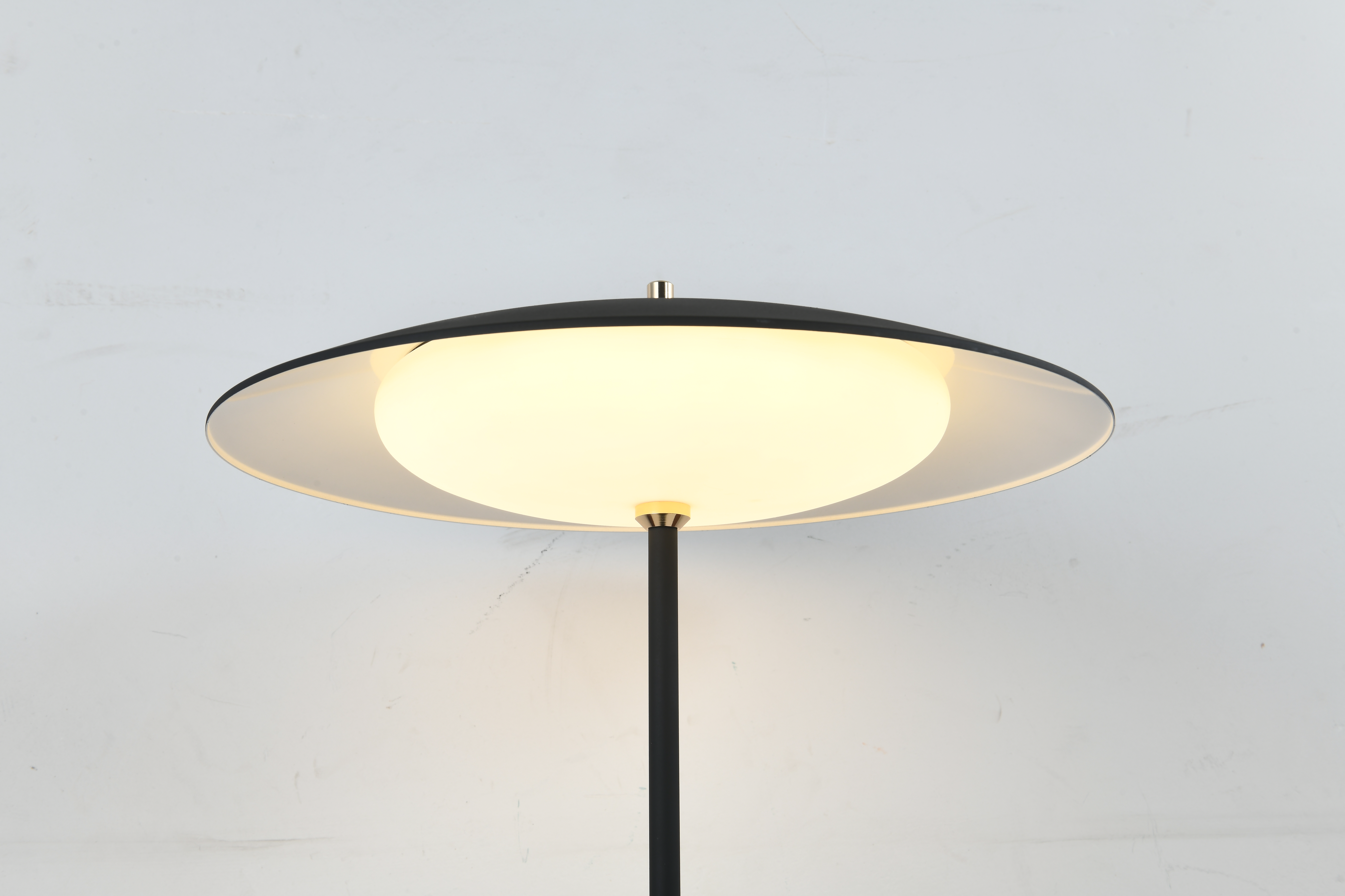 LAMBADER 1L SİYAH-BEYAZ Ø50X165 CM LED 24W